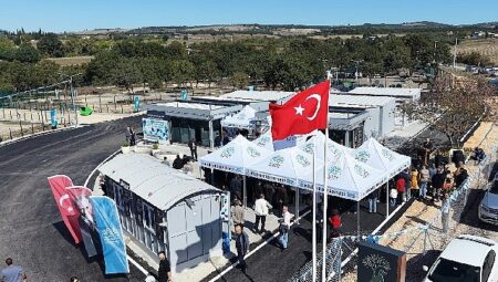 Nilüfer’de sahipsiz hayvanlar için “Umut Ağacı” açıldı