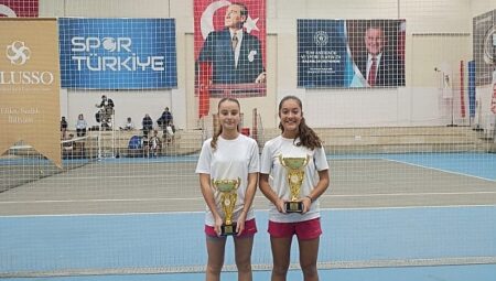 Osmangazi Belediyespor’dan Kortta Çifte Gurur