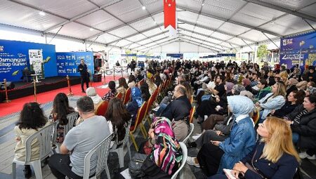 Osmangazi Kitap Günleri’nde Edebiyat, Psikoloji ve Bilim Konuşuldu