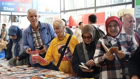Saygınlar kitap şöleninde buluştu