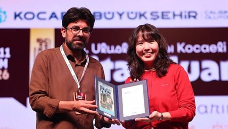 Soyoung Park, Kocaeli Kitap Fuarı’nda genç okurlara seslendi;  “Dünyadaki en özel kişi kendinizsiniz”