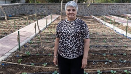 Toprakla buluştu, yaşama yeniden tutundu