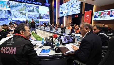 Vatandaştan , Nuri Aslan’a: Bizi Buradan İstanbul İtfaiyesi Kurtardı